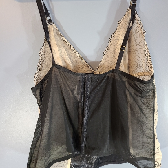 Gillian O Malley intimates nighty top - Picture 4 of 6